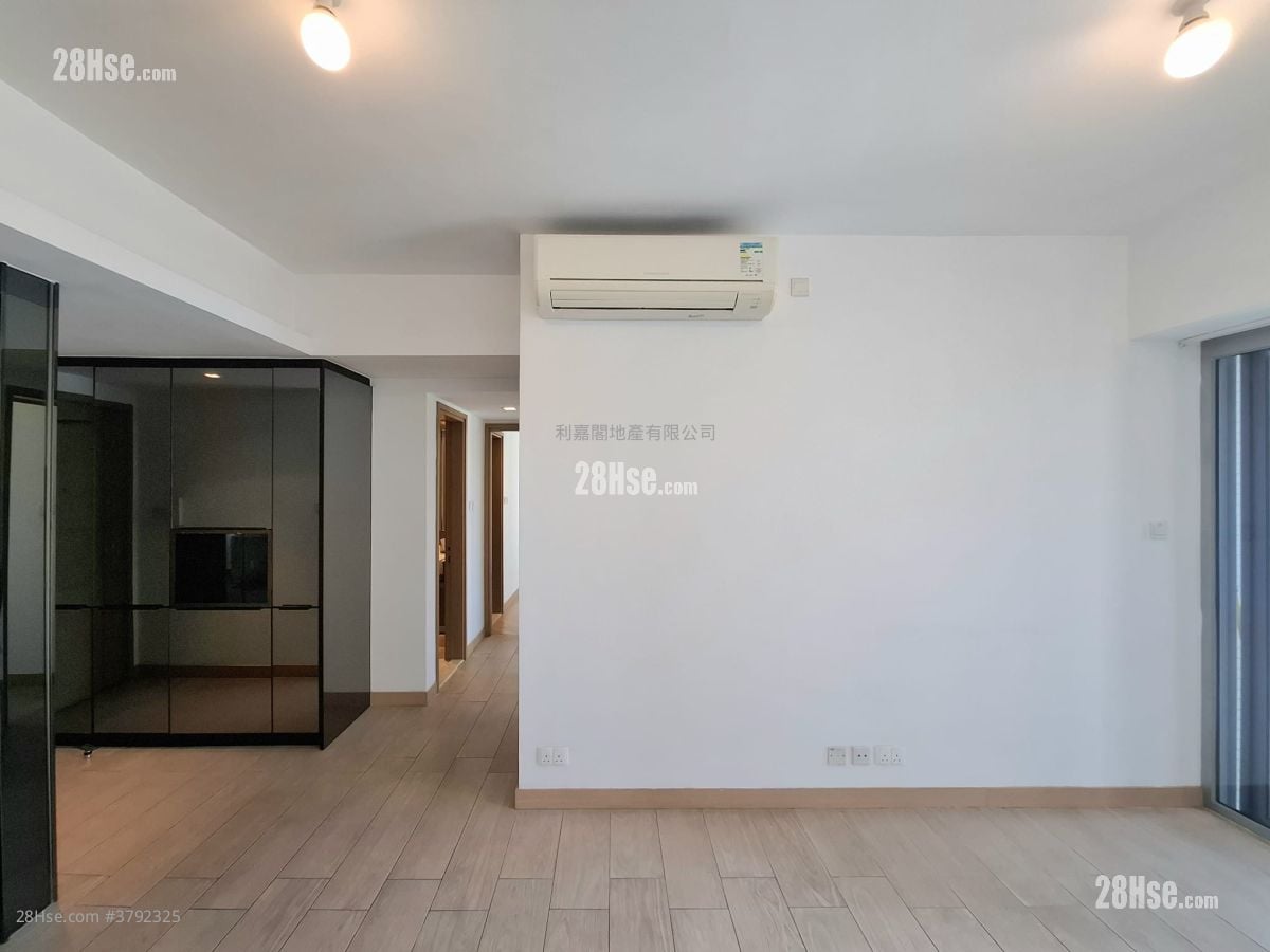 Century Link Sell 3 Bedrooms , 2 Bathrooms 599 ft²