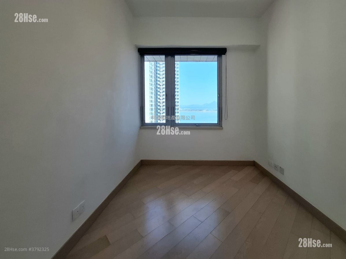 Century Link Sell 3 Bedrooms , 2 Bathrooms 599 ft²