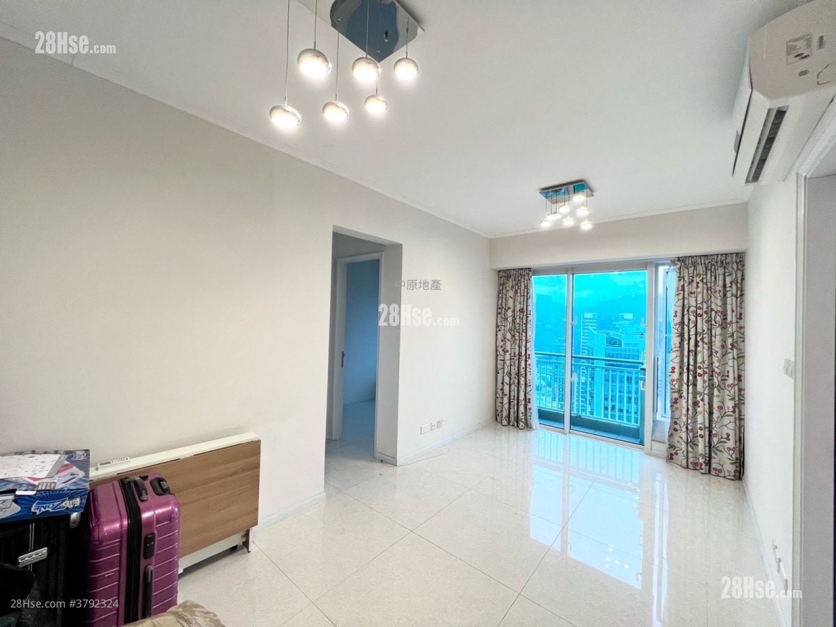 One West Kowloon Sell 2 Bedrooms 521 ft²