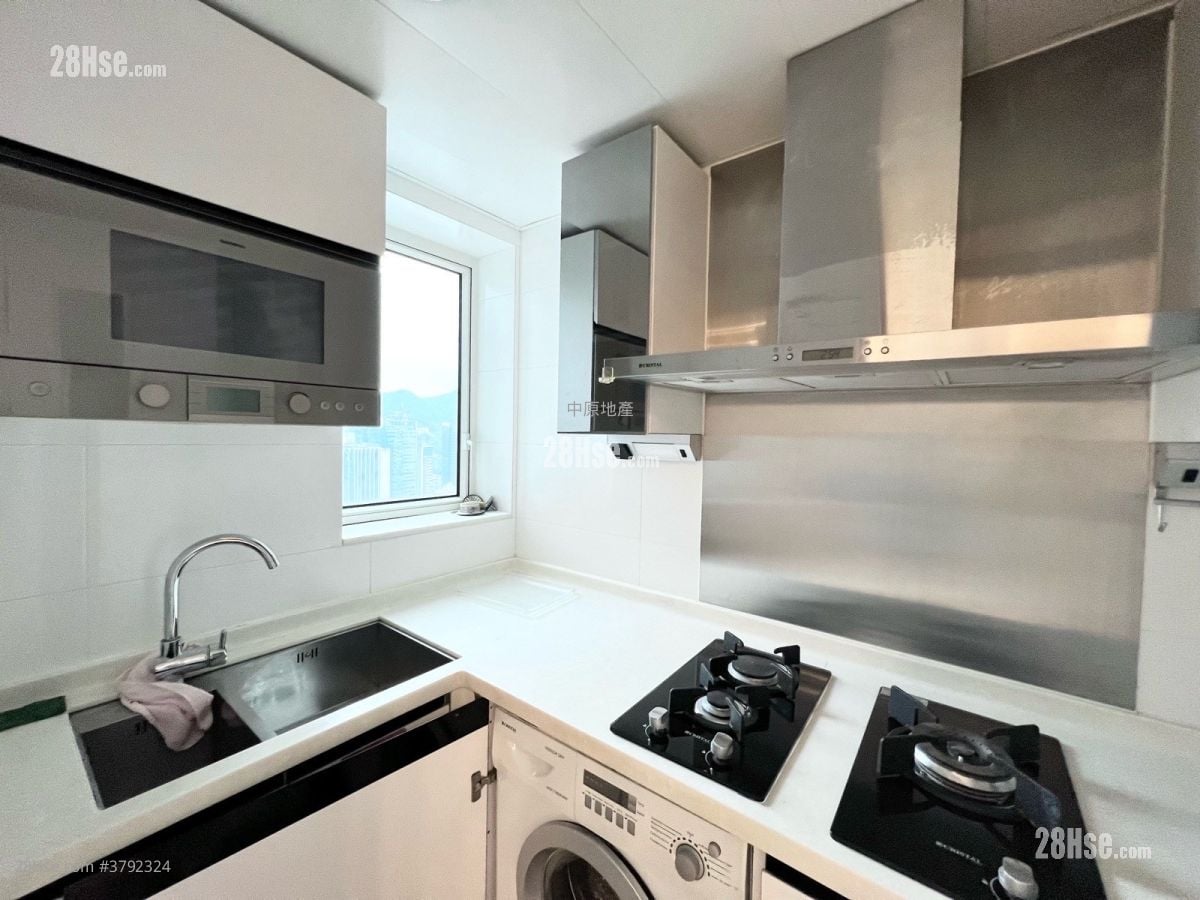 One West Kowloon Sell 2 Bedrooms 521 ft²