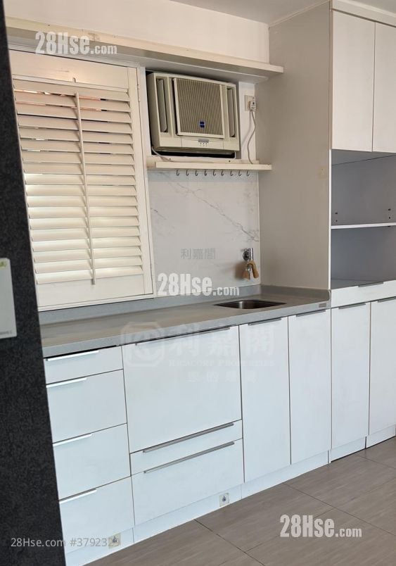 Sun Yuen Long Centre Sell 2 Bedrooms 466 ft²