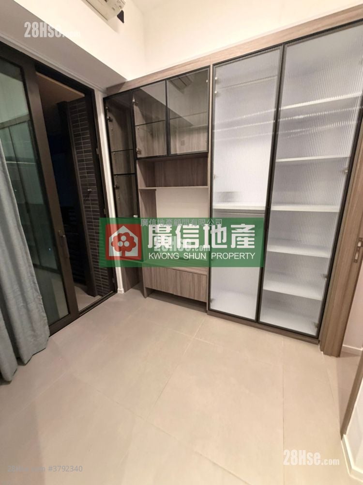 Larchwood Rental 1 Bedroom , 1 Bathroom 259 ft²