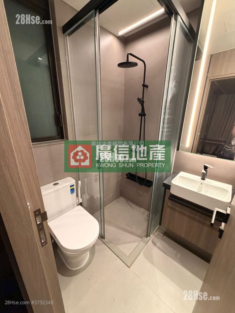 Larchwood Rental 1 Bedroom , 1 Bathroom 259 ft²