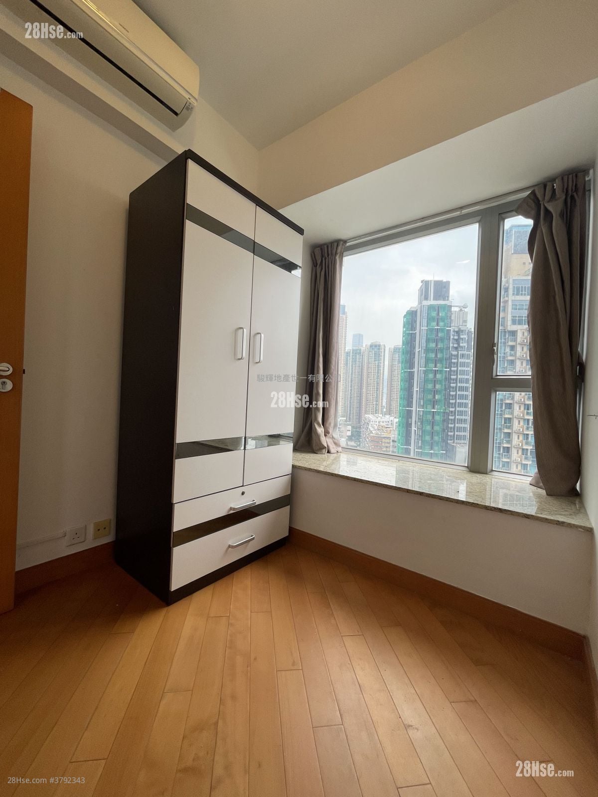 i-home 租盘 2 房 , 1 浴室 524 平方尺