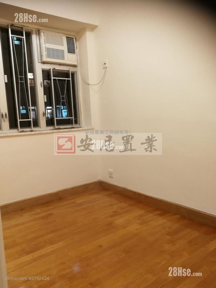 Shan Tsui Court Sell 379 ft²