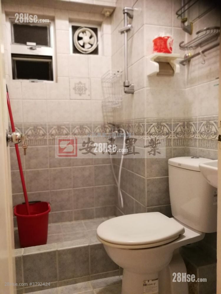 Shan Tsui Court Sell 379 ft²