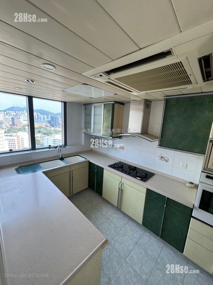 The Regalia Rental 3 Bedrooms , 2 Bathrooms 2,033 ft²