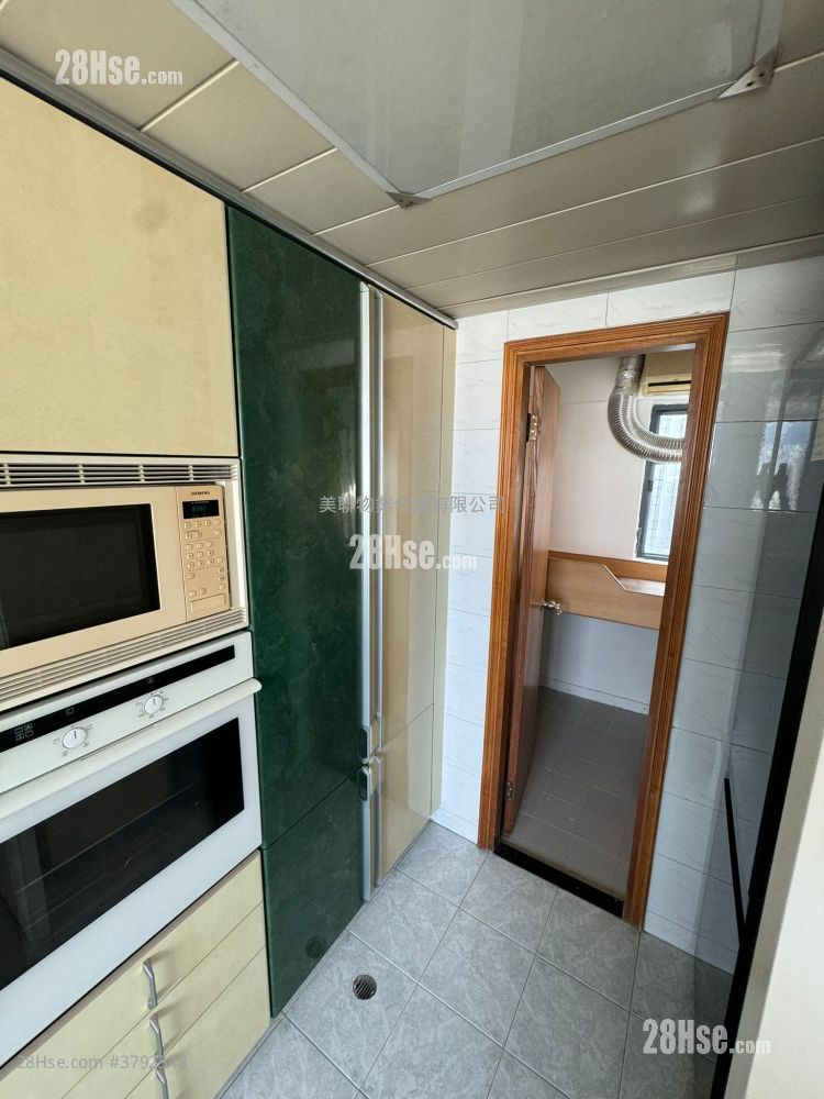 The Regalia Rental 3 Bedrooms , 2 Bathrooms 2,033 ft²