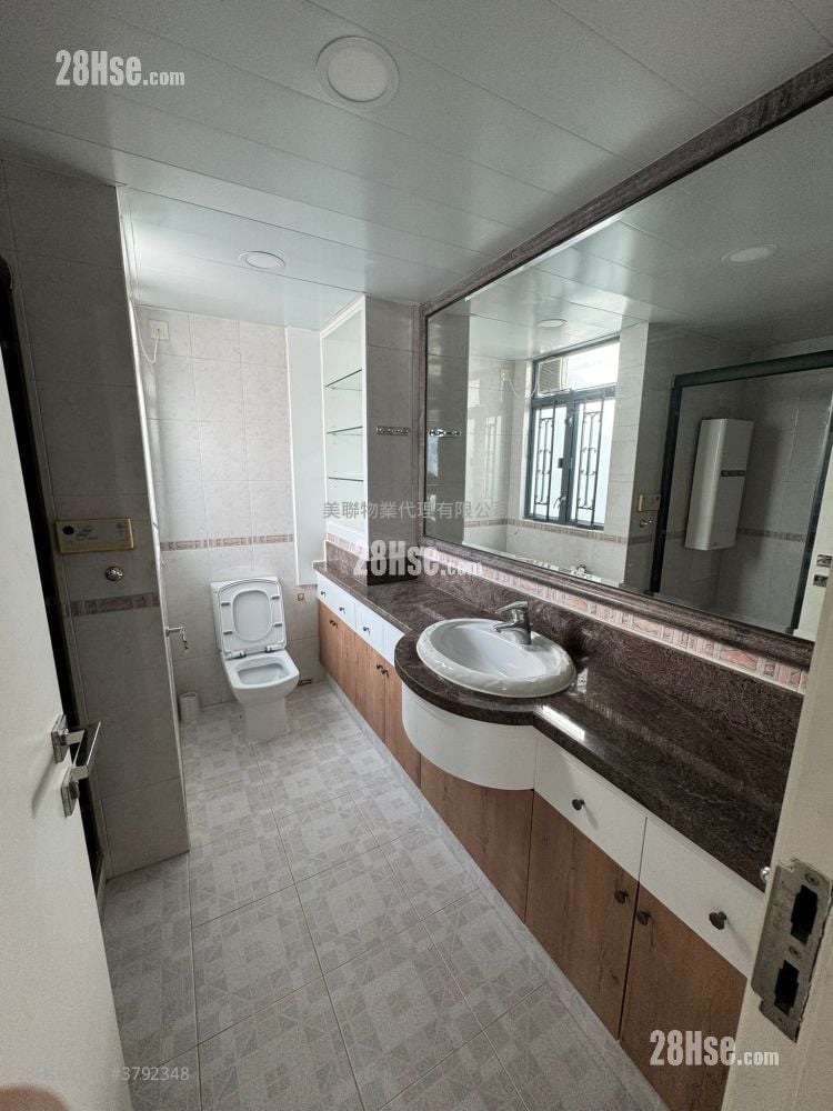 The Regalia Rental 3 Bedrooms , 2 Bathrooms 2,033 ft²