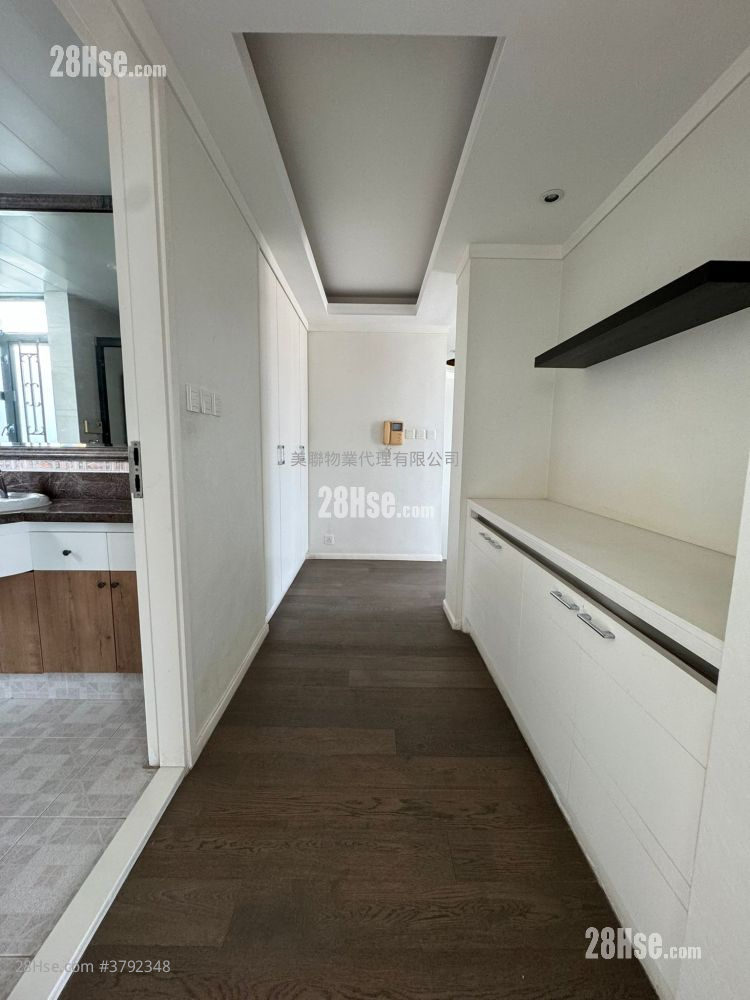 The Regalia Rental 3 Bedrooms , 2 Bathrooms 2,033 ft²