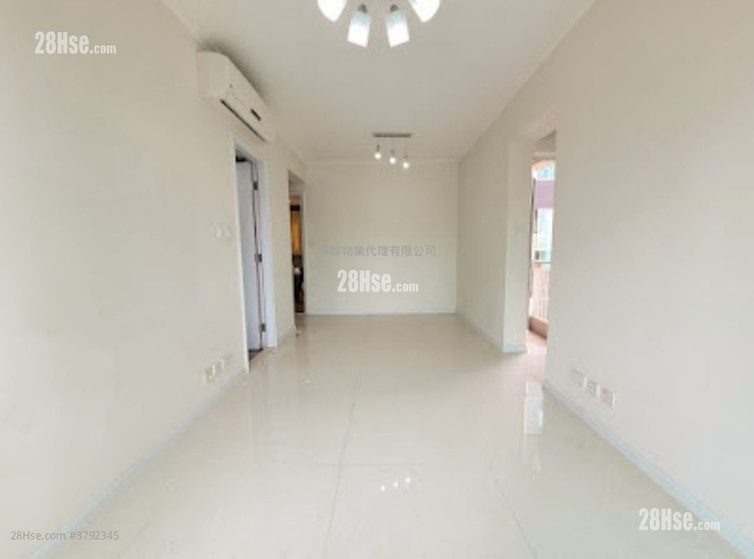 One West Kowloon Sell 2 Bedrooms , 1 Bathroom 521 ft²