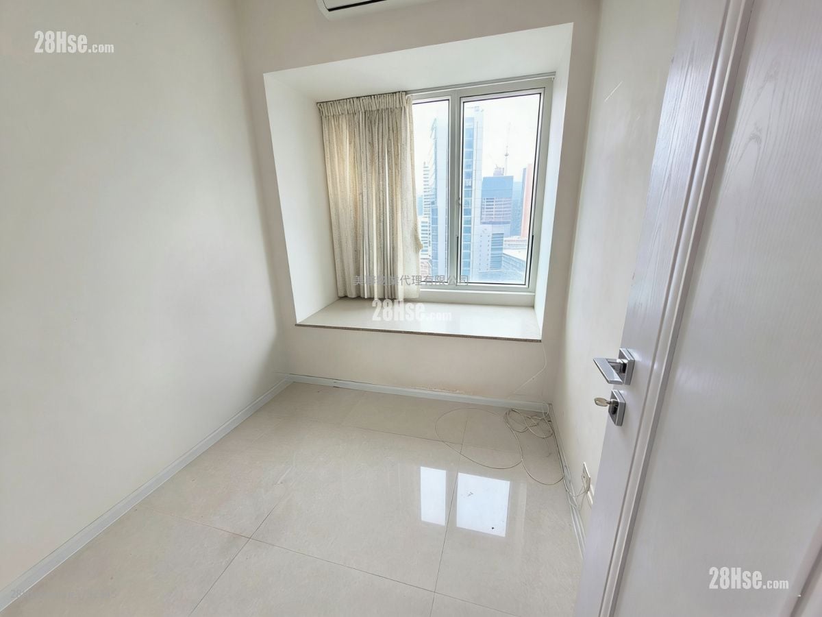 One West Kowloon Sell 2 Bedrooms , 1 Bathroom 521 ft²
