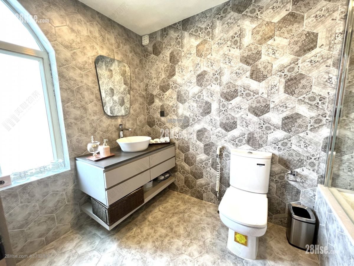 柏卢 售盘 5+ 房 , 5+ 浴室 4,136 平方尺