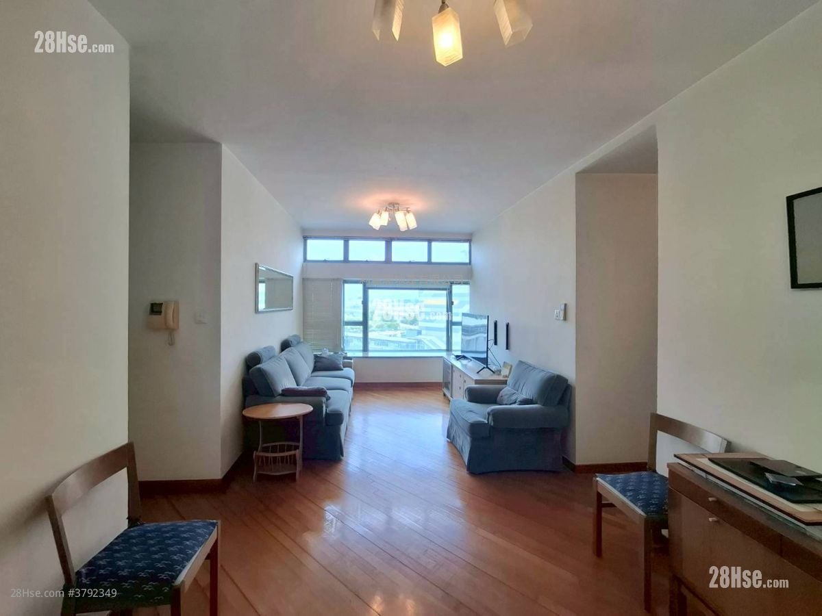 Tung Chung Crescent Sell 3 Bedrooms , 2 Bathrooms 813 ft²