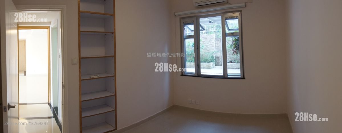 Evelyn Towers Rental 3 Bedrooms , 2 Bathrooms 1,065 ft²