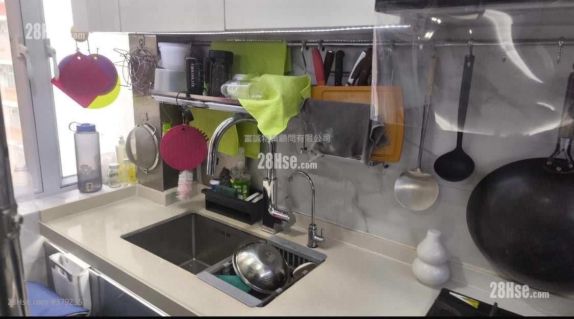 Hong Nga Court Sell 3 Bedrooms , 1 Bathroom 649 ft²