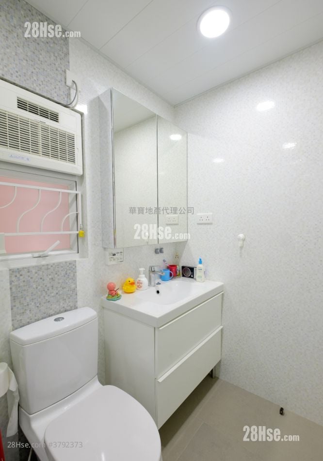 Dragon Inn Court Sell 3 Bedrooms , 2 Bathrooms 759 ft²