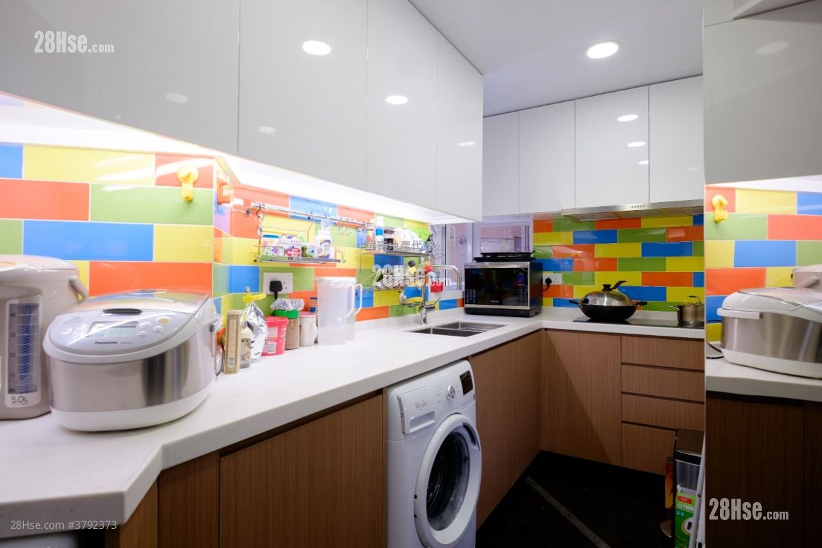 Dragon Inn Court Sell 3 Bedrooms , 2 Bathrooms 759 ft²