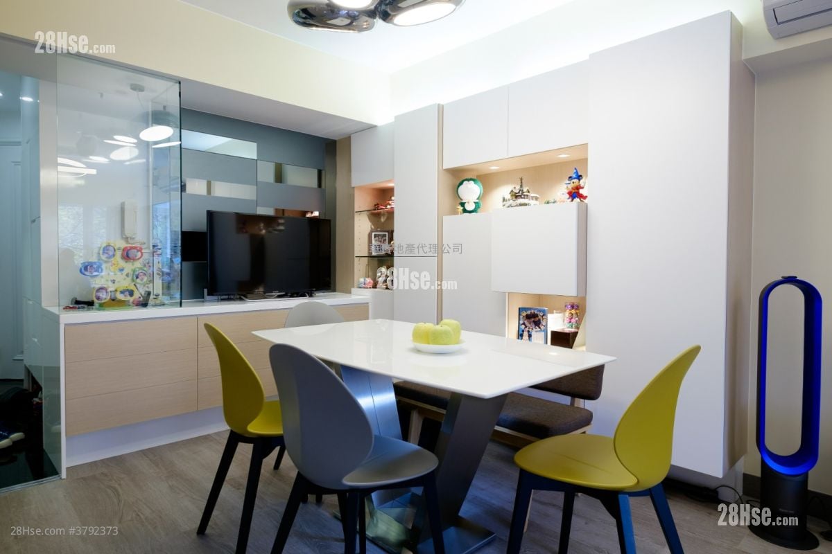 Dragon Inn Court Sell 3 Bedrooms , 2 Bathrooms 759 ft²