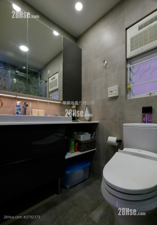 Dragon Inn Court Sell 3 Bedrooms , 2 Bathrooms 759 ft²