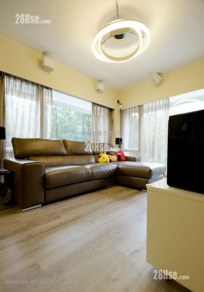 Dragon Inn Court Sell 3 Bedrooms , 2 Bathrooms 759 ft²