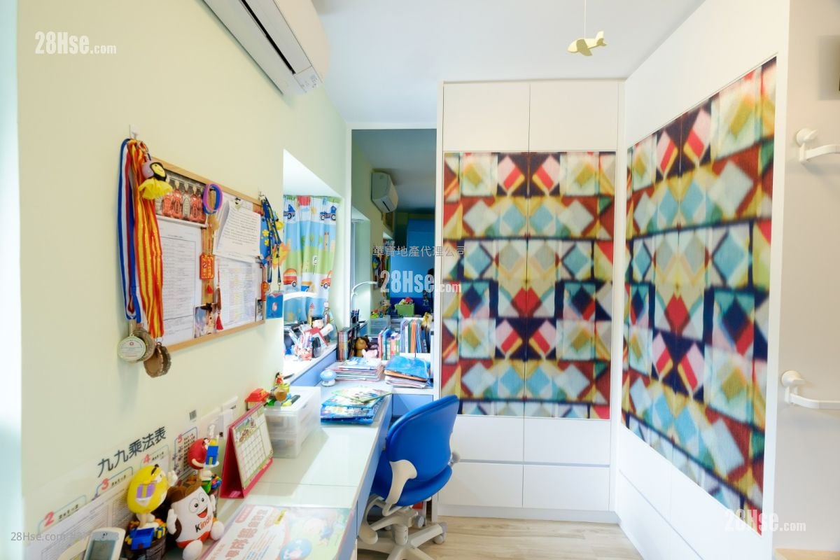 Dragon Inn Court Sell 3 Bedrooms , 2 Bathrooms 759 ft²