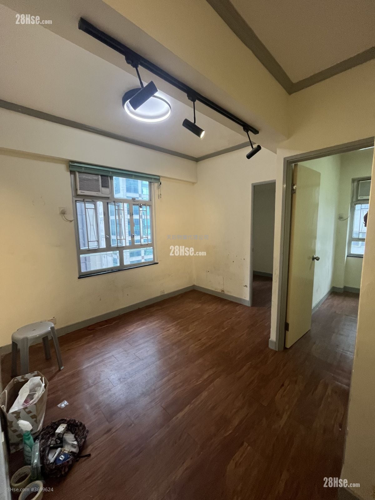 Wai Sun Building Sell 2 Bedrooms , 1 Bathroom 371 ft²