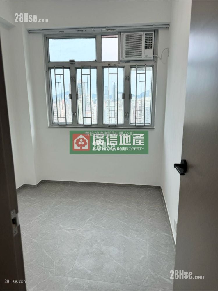 Shun King Building Rental 2 Bedrooms , 1 Bathroom 263 ft²
