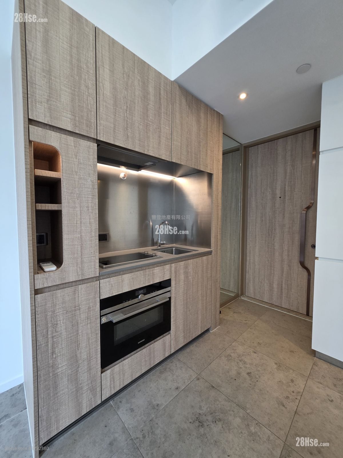 瑧璈 租盘 1 房 , 1 浴室 342 平方尺