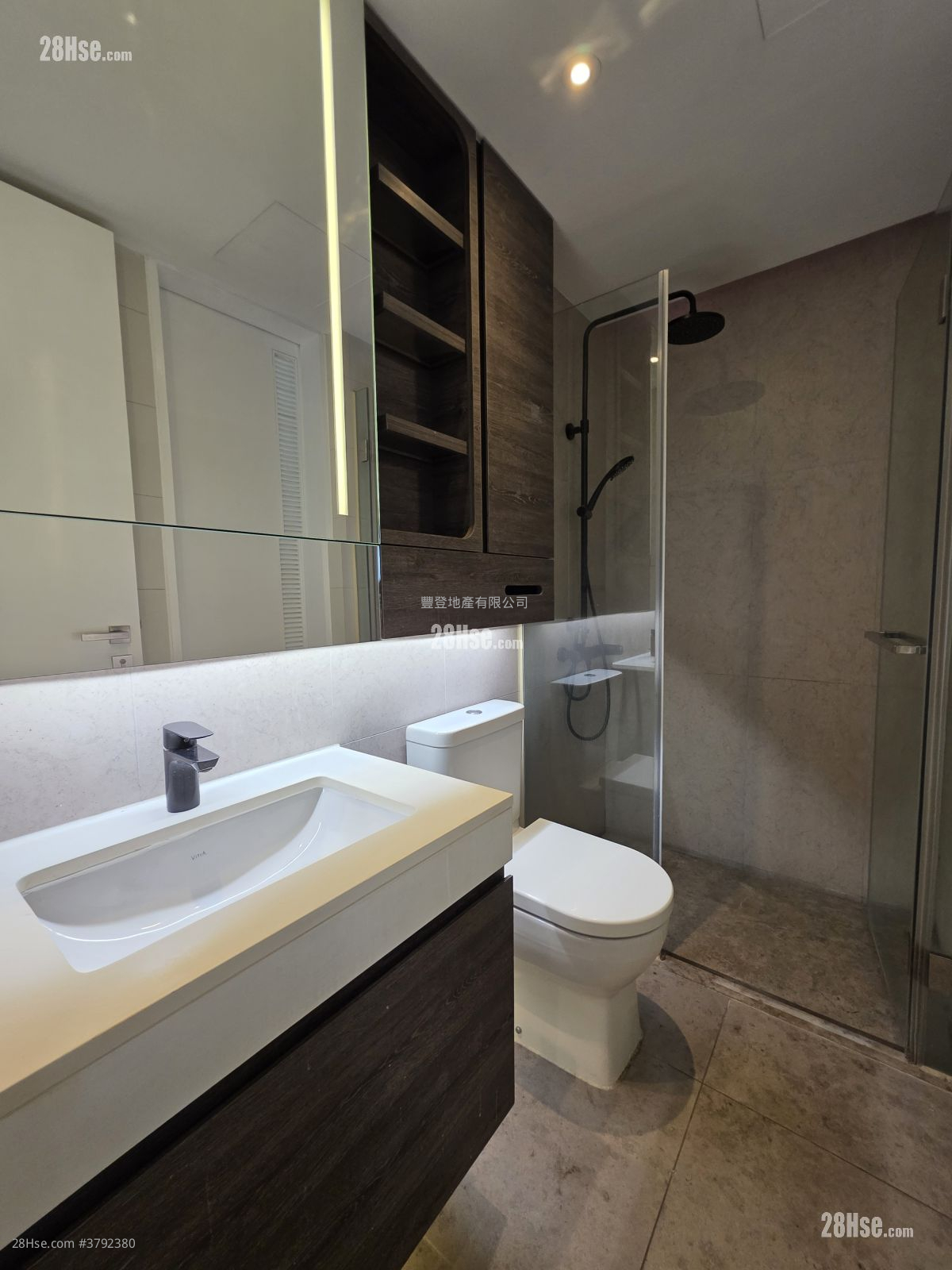 瑧璈 租盘 1 房 , 1 浴室 342 平方尺