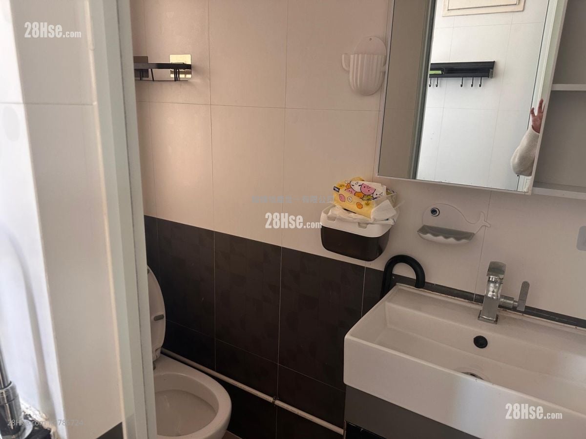 Portland Building Rental 2 Bedrooms 245 ft²