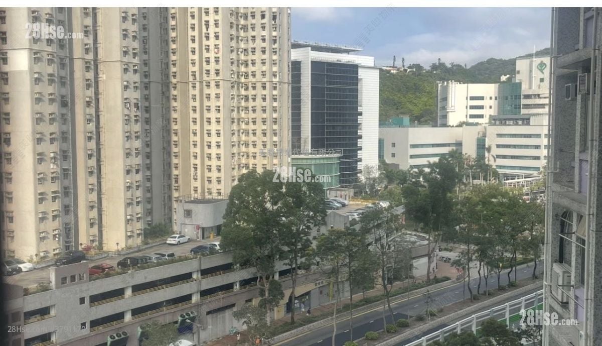 Yu Ming Court Sell 3 Bedrooms , 1 Bathroom 649 ft²