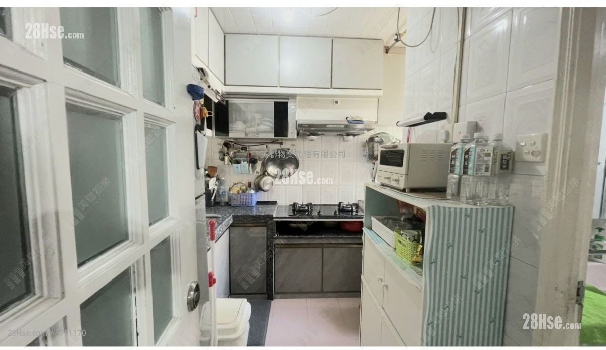 Yu Ming Court Sell 3 Bedrooms , 1 Bathroom 649 ft²