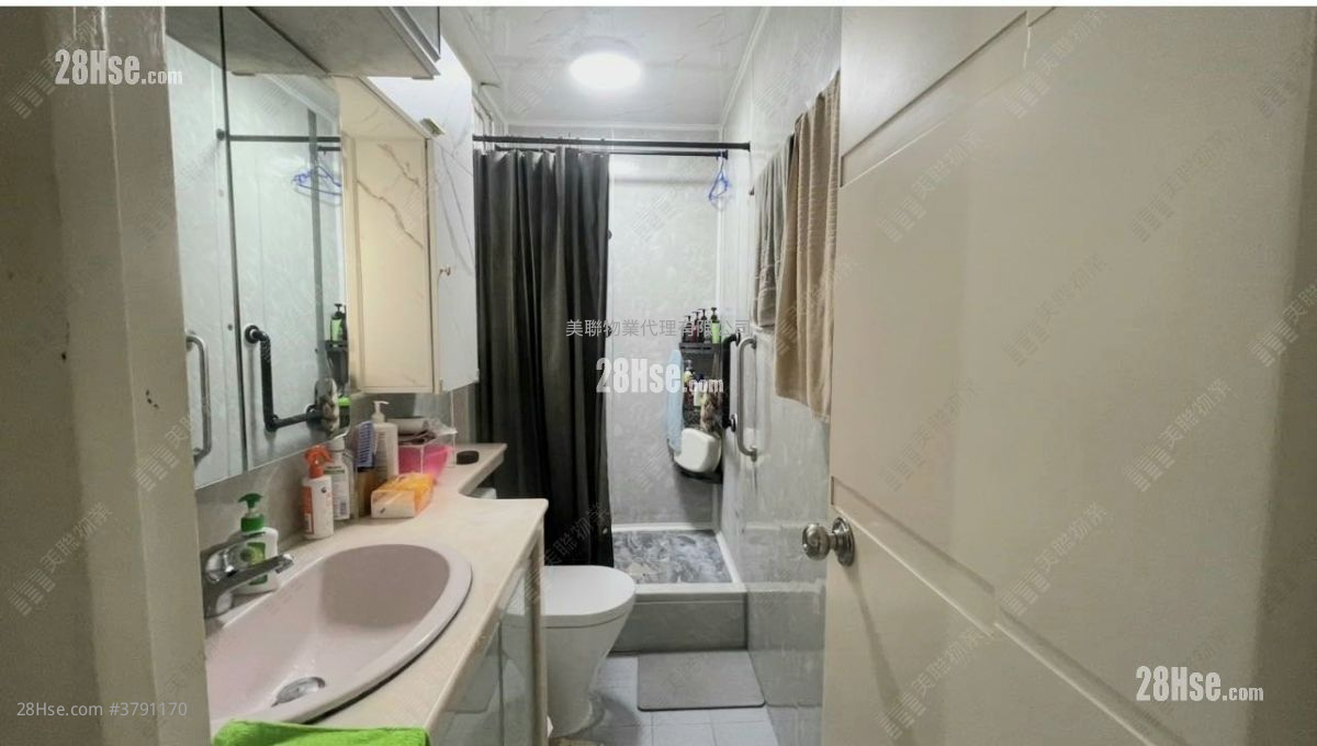 Yu Ming Court Sell 3 Bedrooms , 1 Bathroom 649 ft²