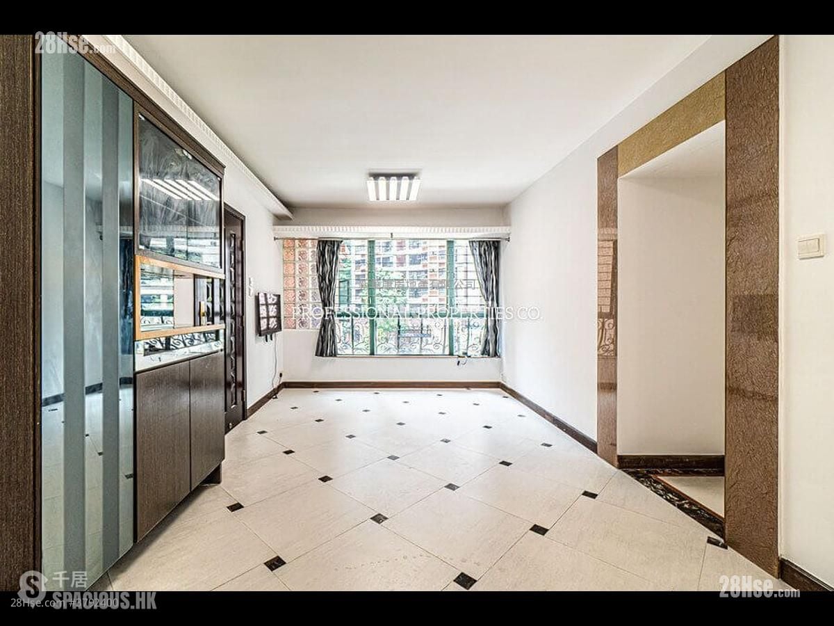 厅: 蔚峦阁 租盘 3 房 , 2 浴室 652 平方尺