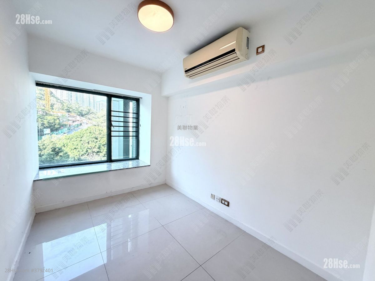 Meridian Hill Sell 4 Bedrooms , 4 Bathrooms 1,614 ft²