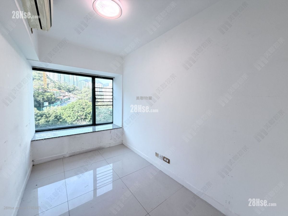 Meridian Hill Sell 4 Bedrooms , 4 Bathrooms 1,614 ft²