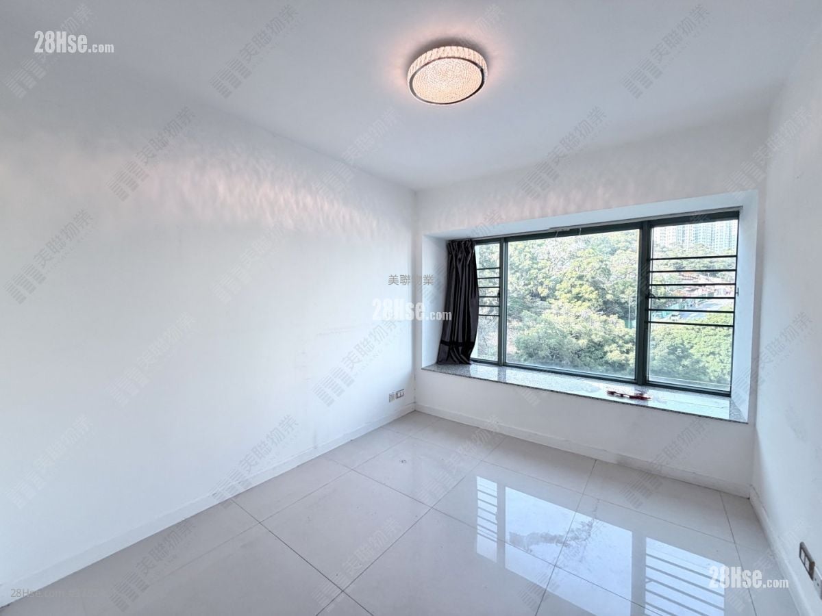 Meridian Hill Sell 4 Bedrooms , 4 Bathrooms 1,614 ft²