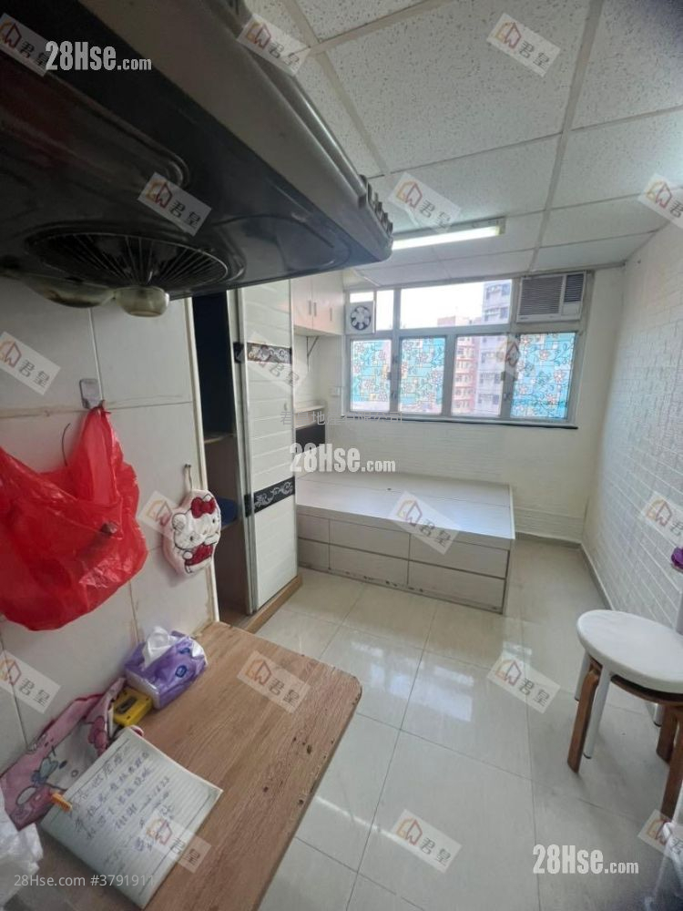 Cosmopolitan Centre Rental Studio , 1 Bathroom 110 ft²