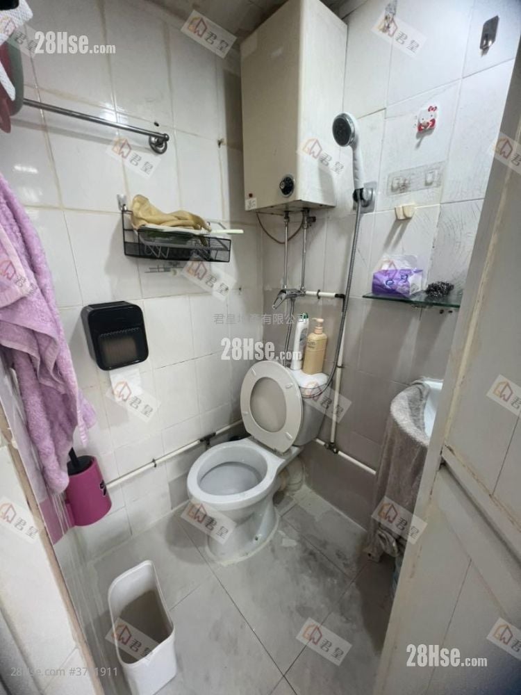Cosmopolitan Centre Rental Studio , 1 Bathroom 110 ft²