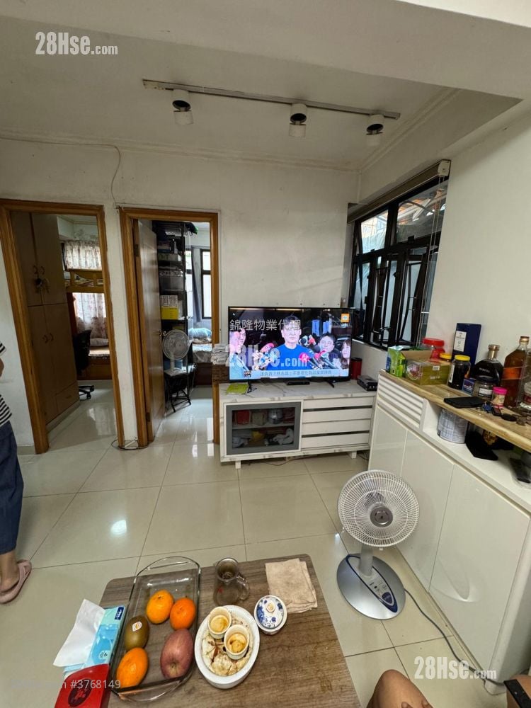 Fook Wan Mansion Sell 2 Bedrooms , 1 Bathroom 465 ft²