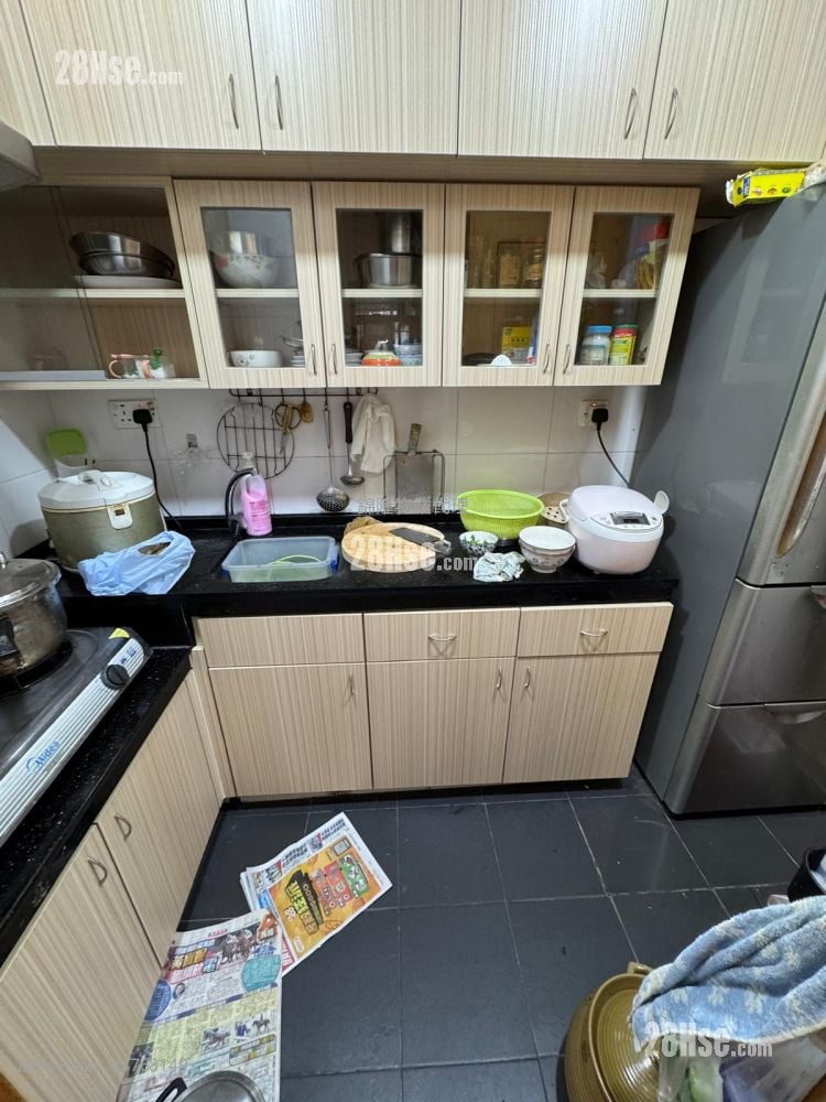 Fook Wan Mansion Sell 2 Bedrooms , 1 Bathroom 465 ft²