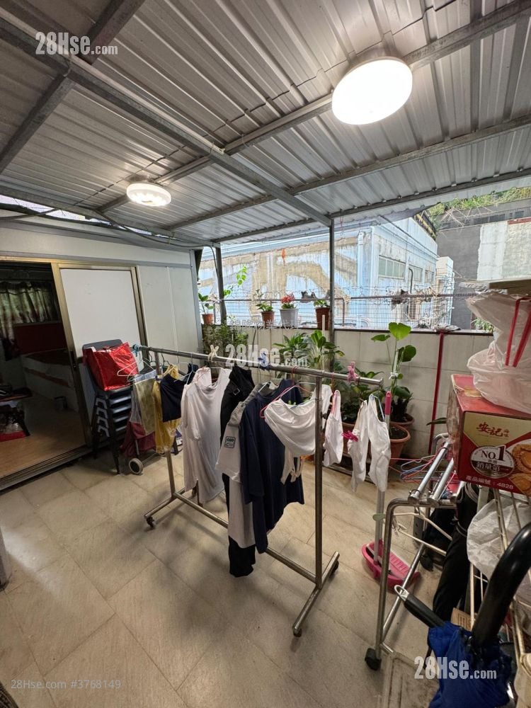 Fook Wan Mansion Sell 2 Bedrooms , 1 Bathroom 465 ft²