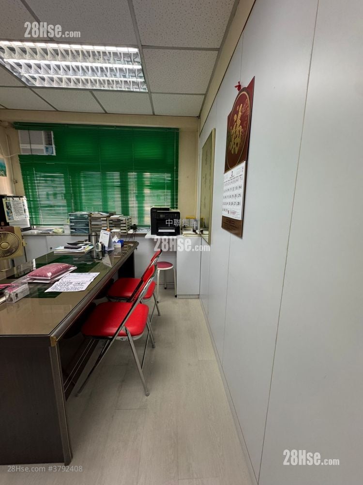 Bell House Sell Studio , 1 Bathroom 569 ft²