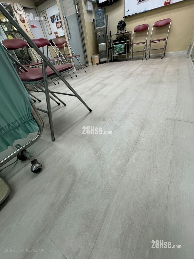 Bell House Sell Studio , 1 Bathroom 569 ft²