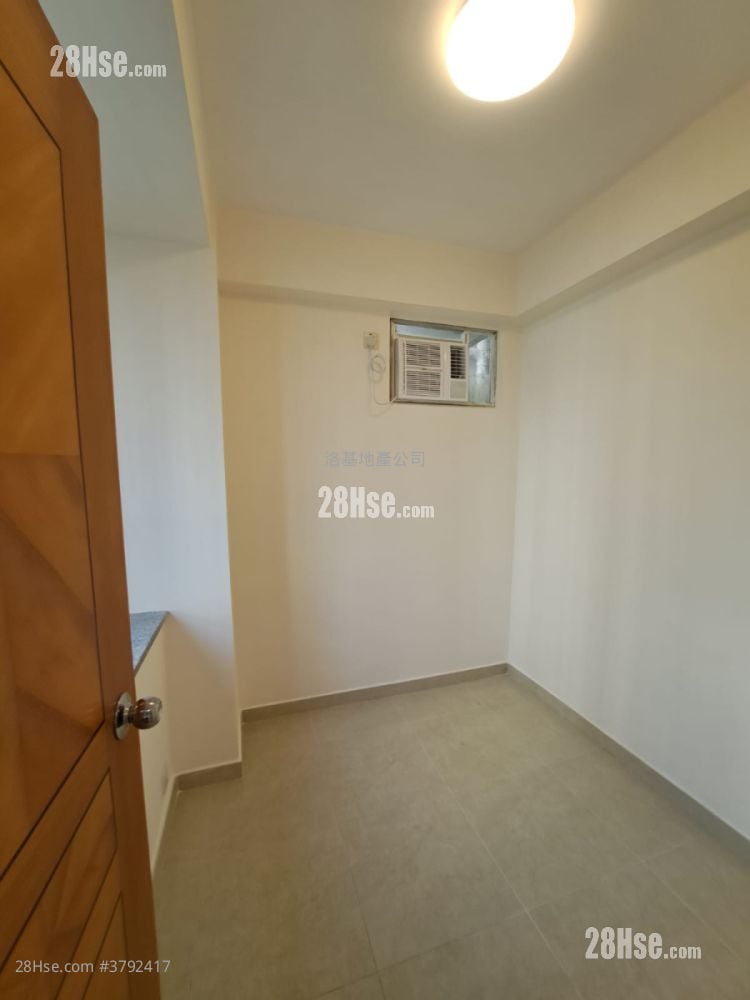 Tak Bo Garden Sell 1 Bedroom , 1 Bathroom 282 ft²