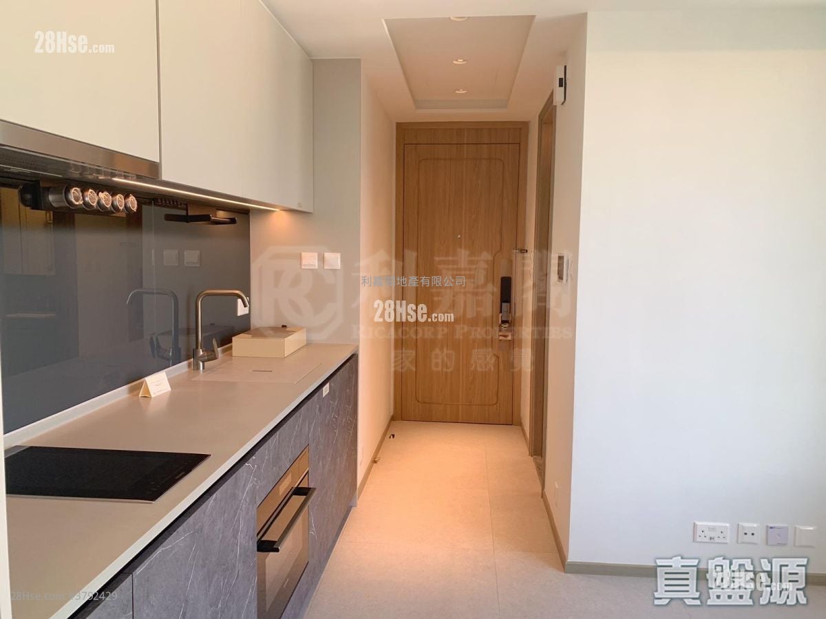 飞扬 售盘 1 房 , 1 浴室 266 平方尺