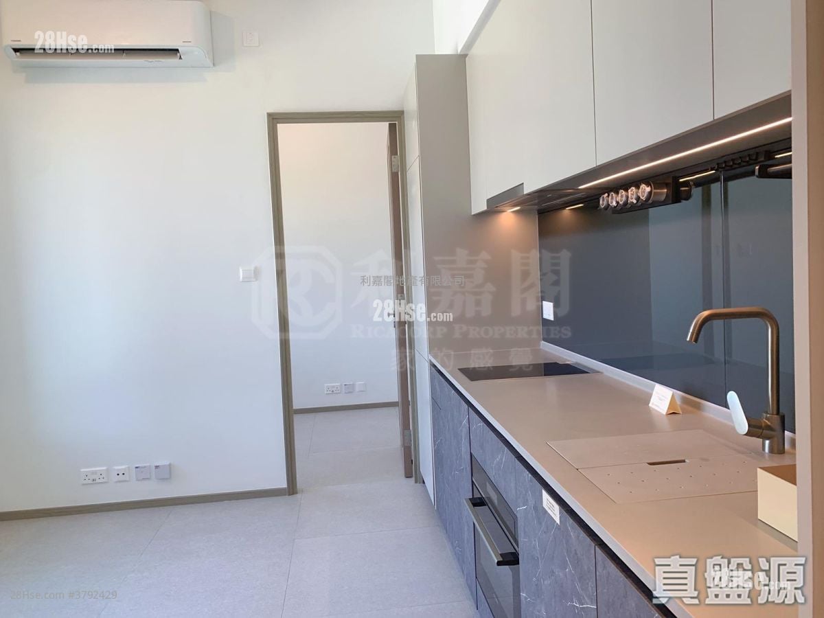 飞扬 售盘 1 房 , 1 浴室 266 平方尺