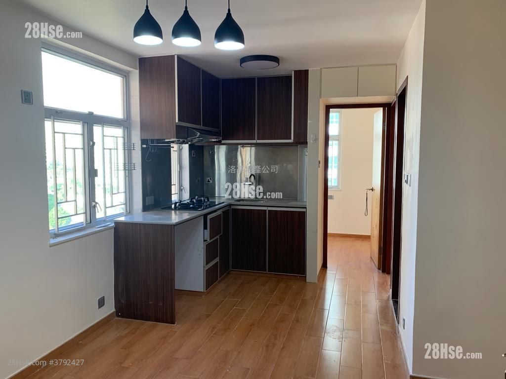 Amoy Gardens Rental 2 Bedrooms , 1 Bathroom 375 ft²