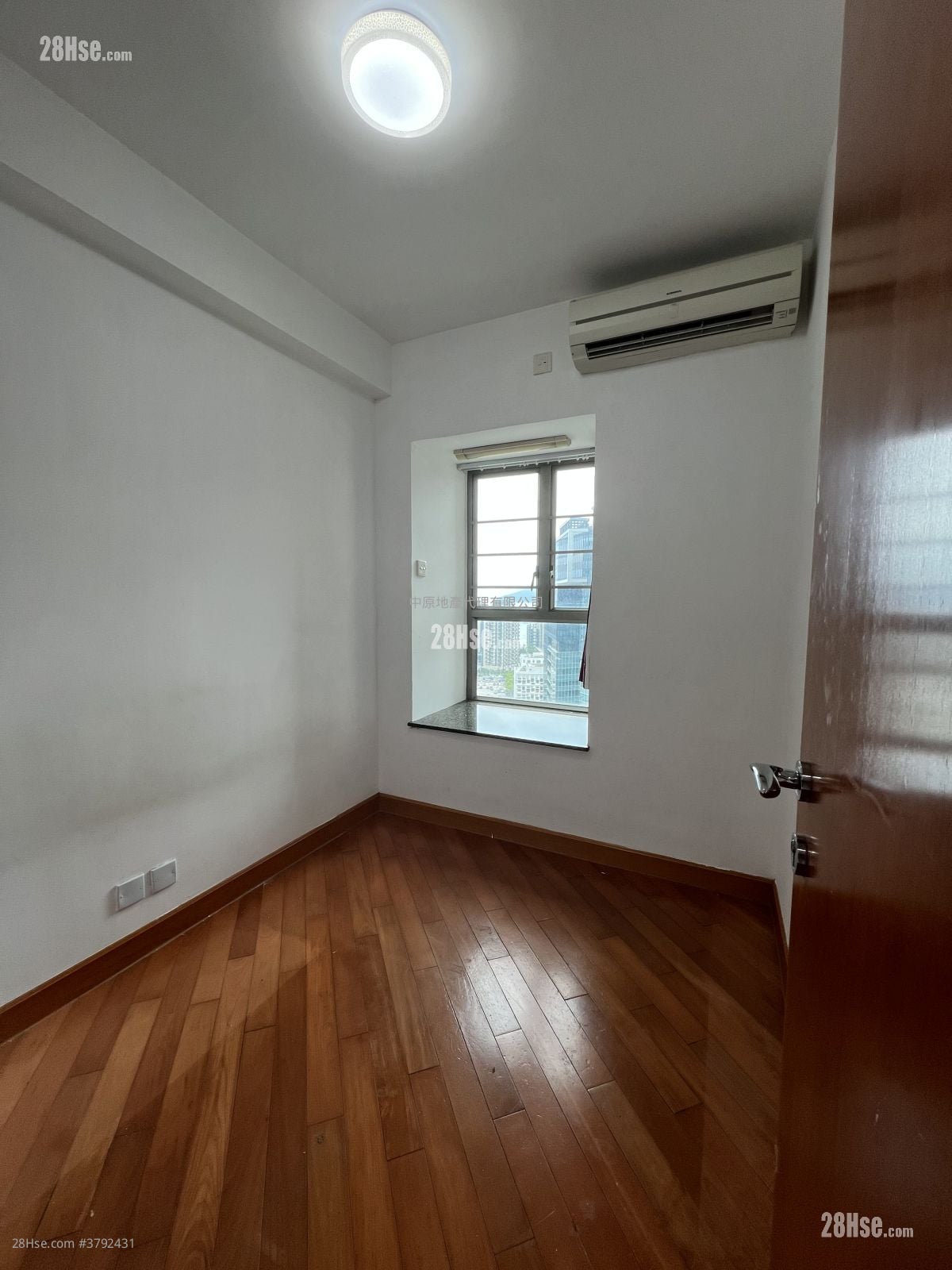 Park Central Sell 3 Bedrooms 638 ft²